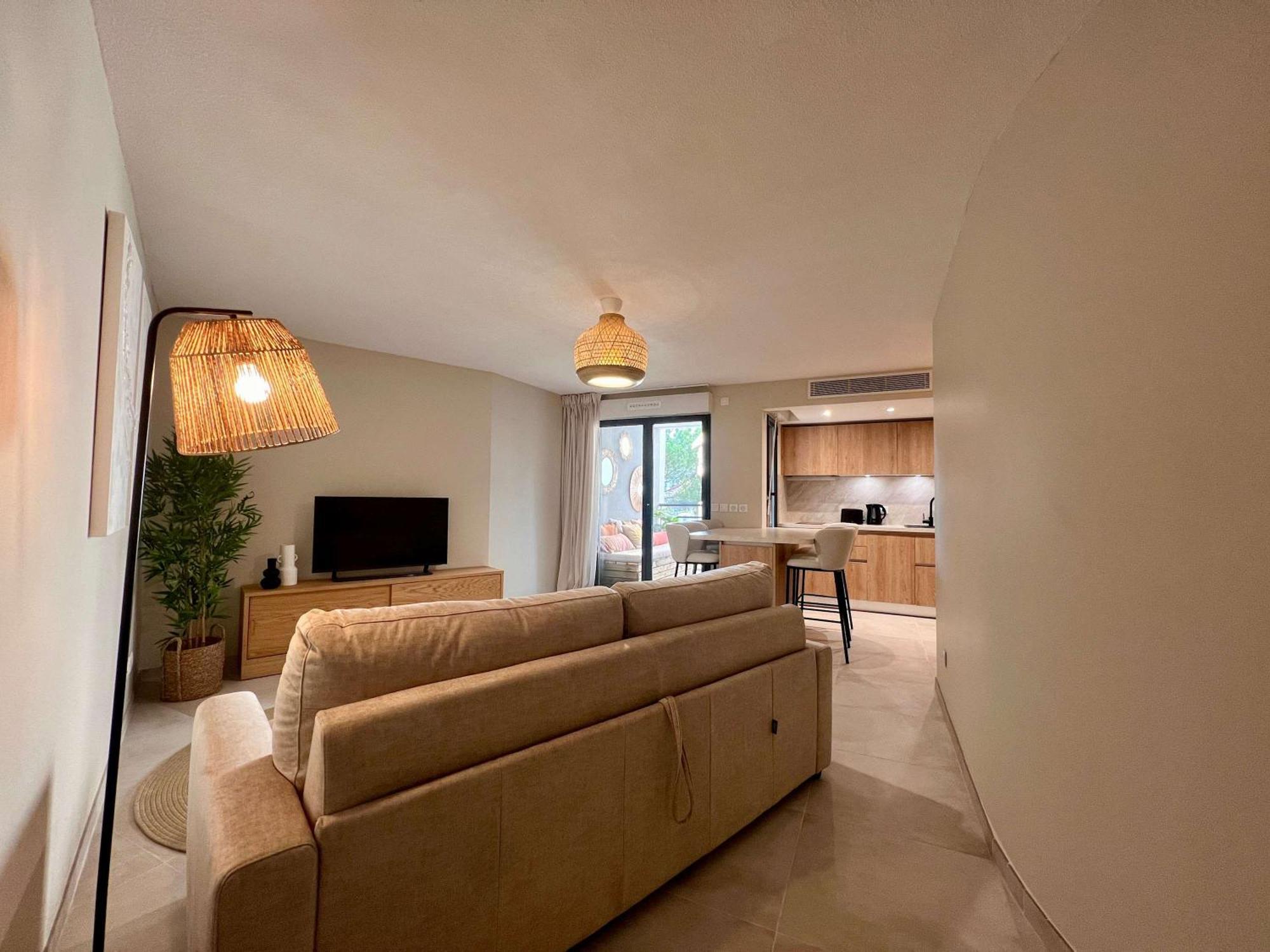 B054 Luxueux Dans Appartement *