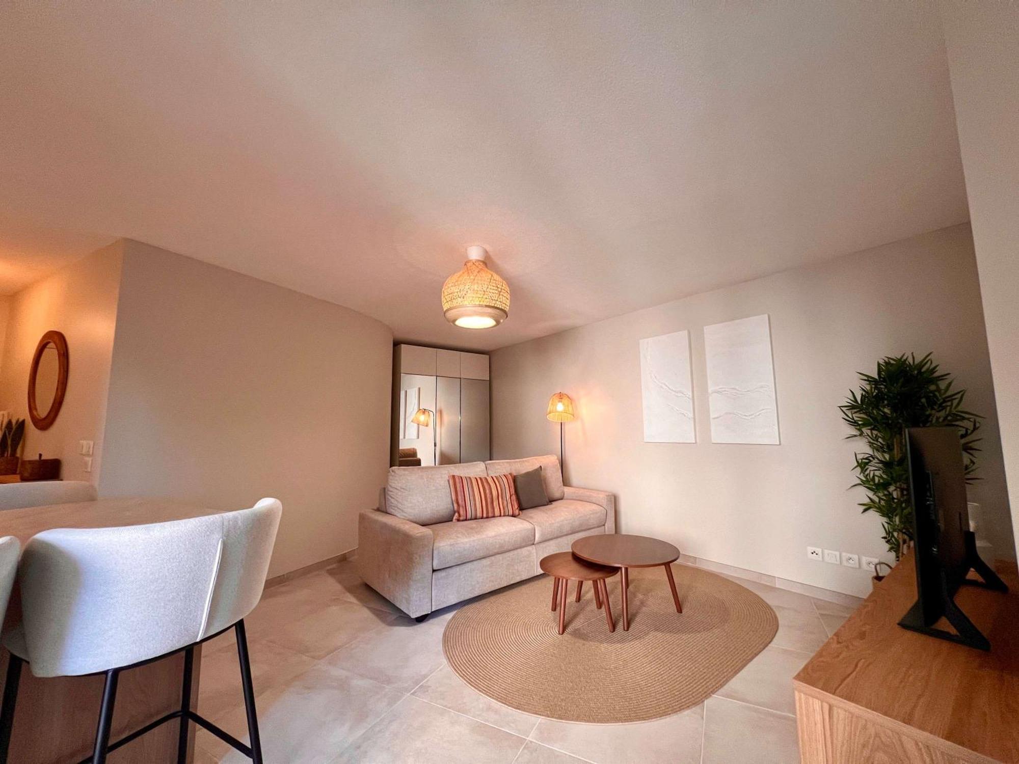 B054 Luxueux Dans Appartement Cannes